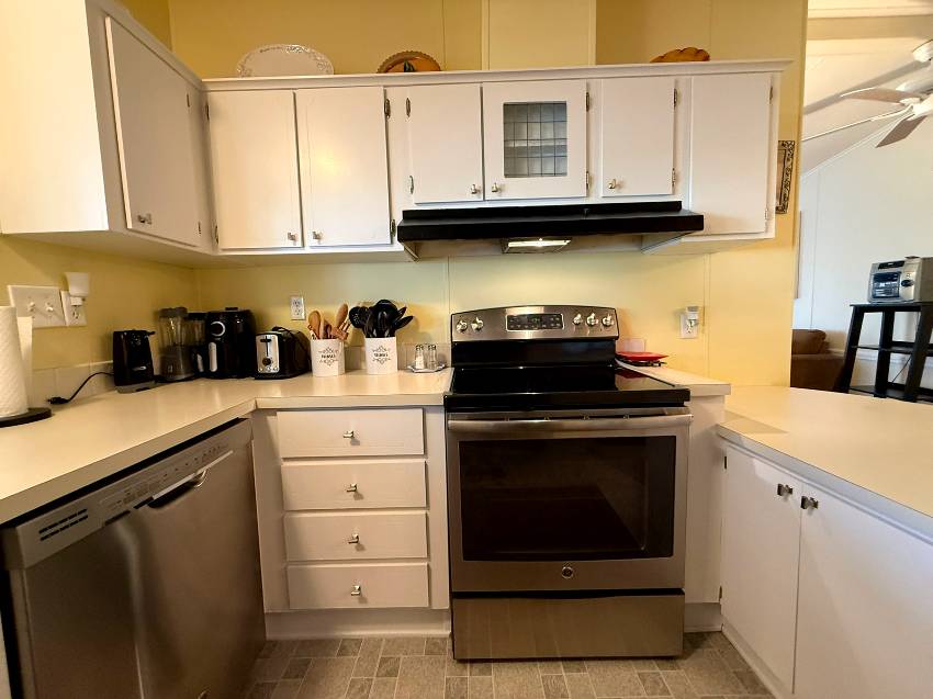 4211 Lake View Dr S a Ellenton, FL Mobile or Manufactured Home for Sale